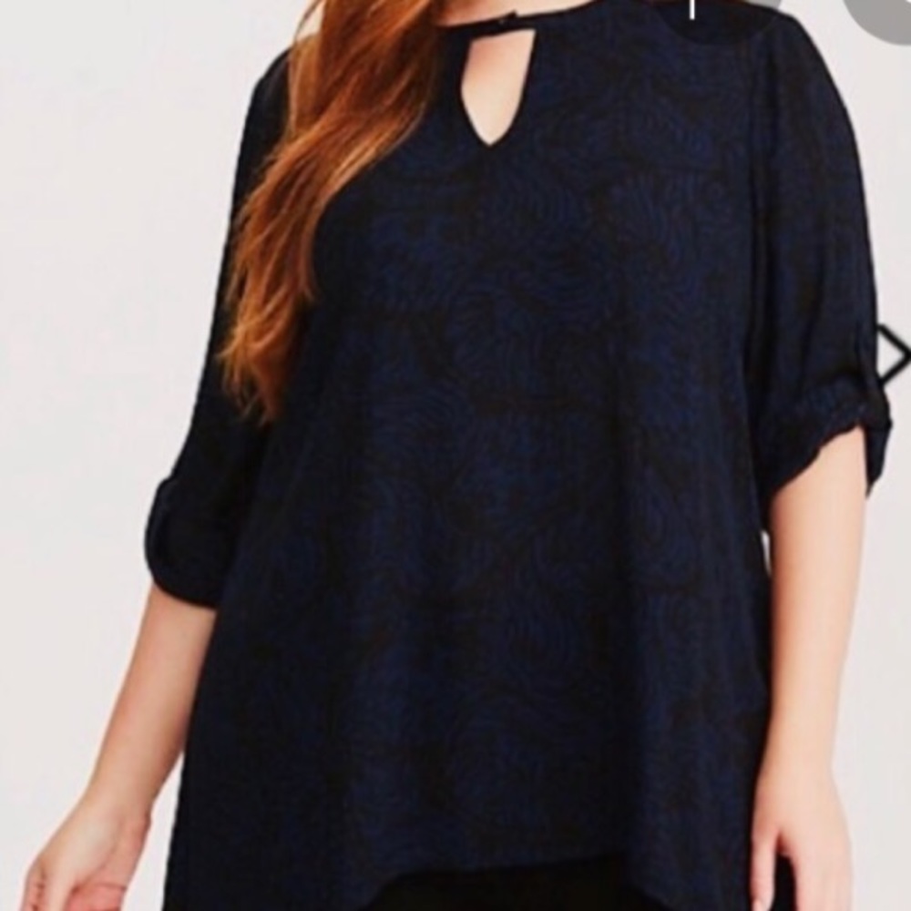Torrid Georgette Keyhole Sharkbite Top navy&black
